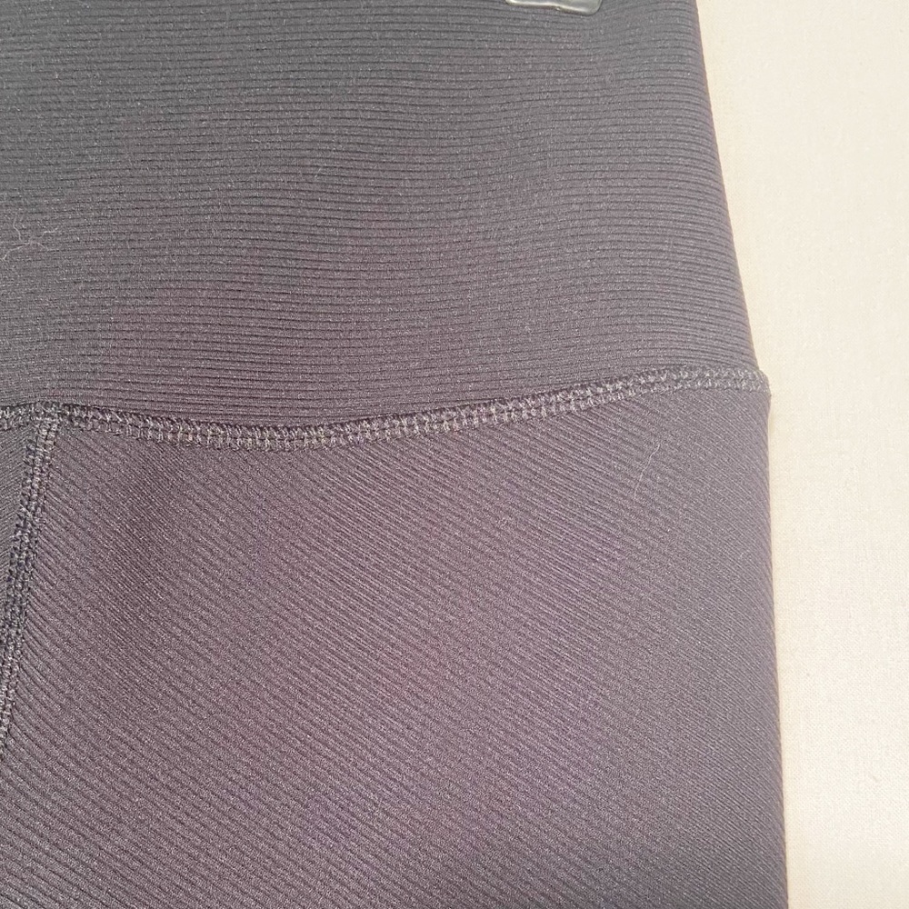 Gaiam Womens Black Ribbed Workout Athletic Leggings - Picture 2 of 5